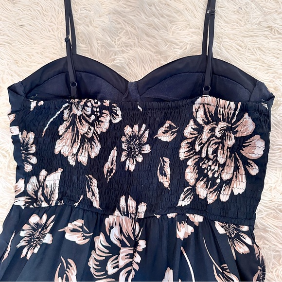 Band of Gypsies Navy Pink Floral Wide Leg Jumpsuit Size M - Picture 9 of 13